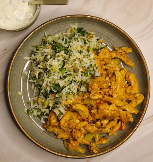 Gyros - pilavrijst met fijne groentjes - Griekse yoghurt