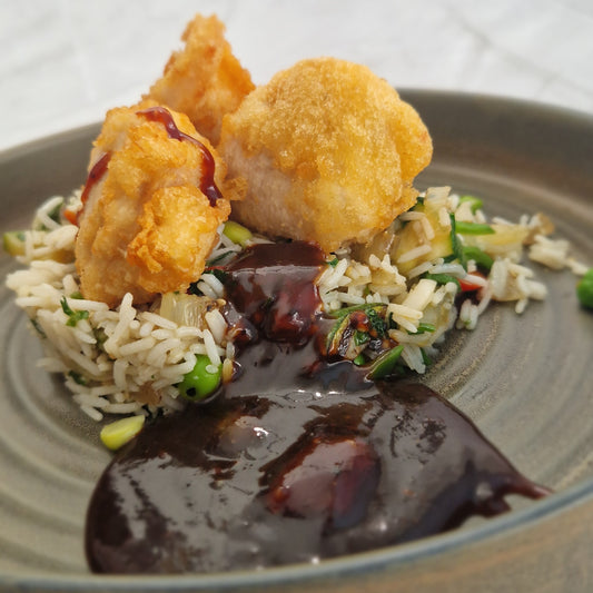 Korean fried chicken met basmatirijst en oosterse groentjes van Arno’s to go in Beveren